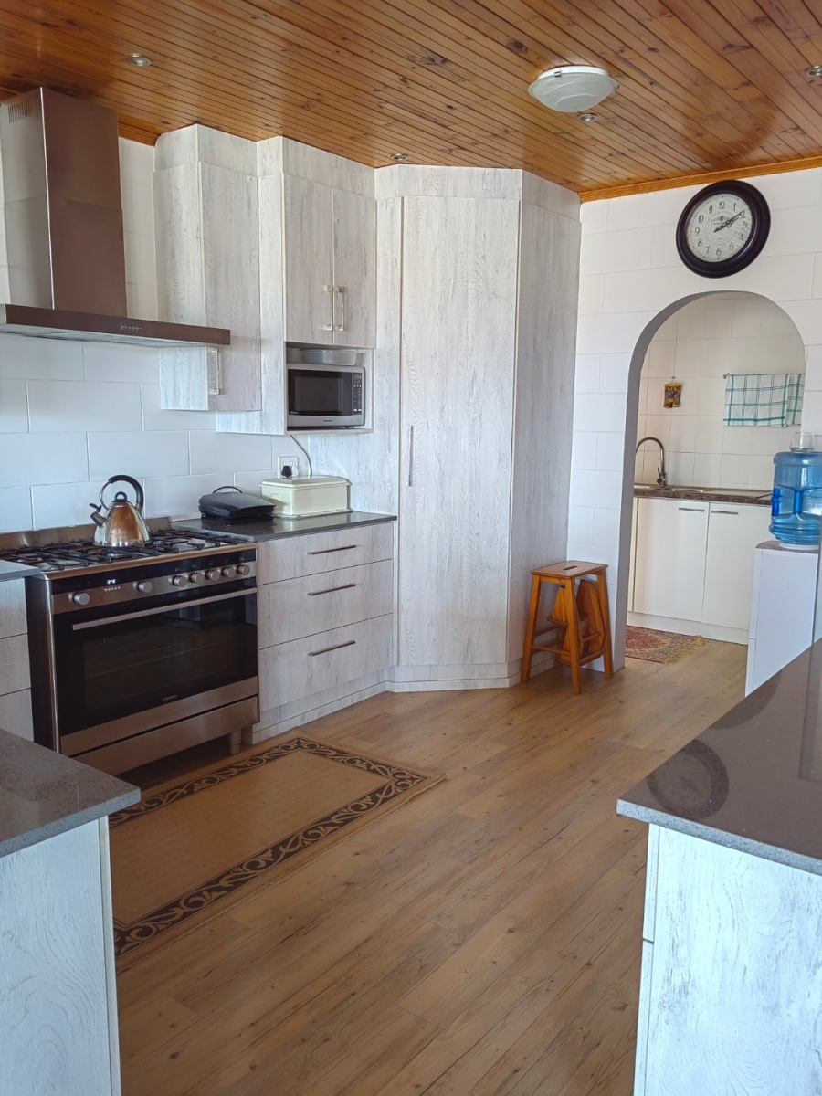 4 Bedroom Property for Sale in Wavecrest Eastern Cape